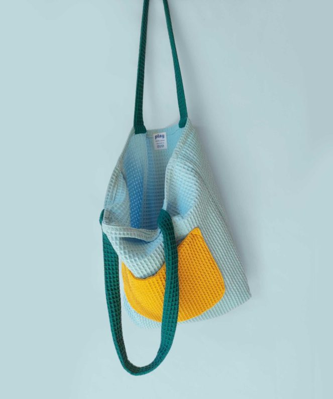 play tote bag light blue